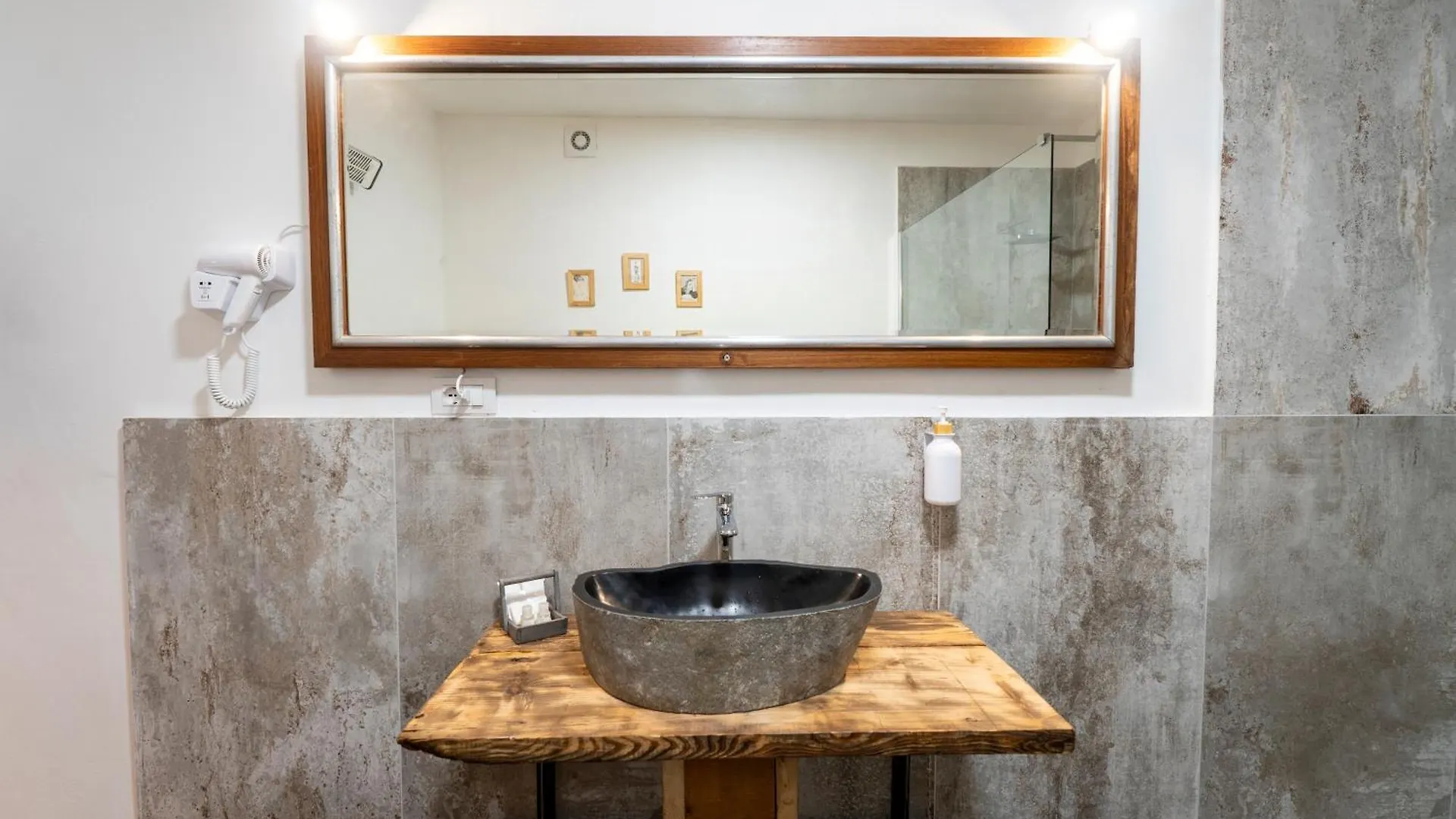 Salice Divino Hotel Lezzeno Gæstehus
